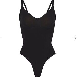 NWT SKIMS Viral Seamless Sculpt Thong Bodysuit Black Onyx Size M